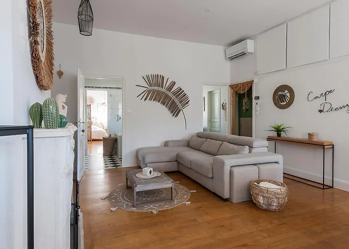 Lesehan Appartement Aigues Mortes Vue Remparts