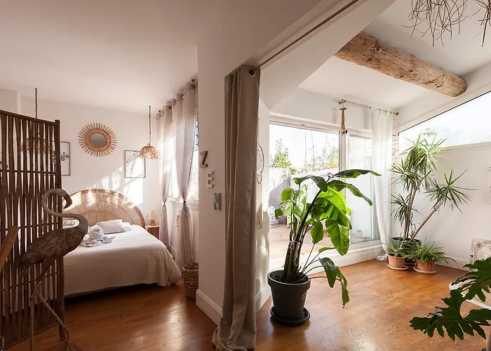 Lesehan Appartement Aigues Mortes Vue Remparts